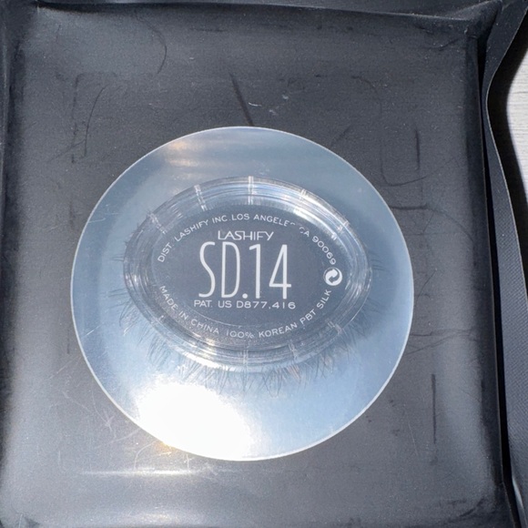 LASHIFY SD Multi-Length Eyelash Extensions - Picture 4 of 4